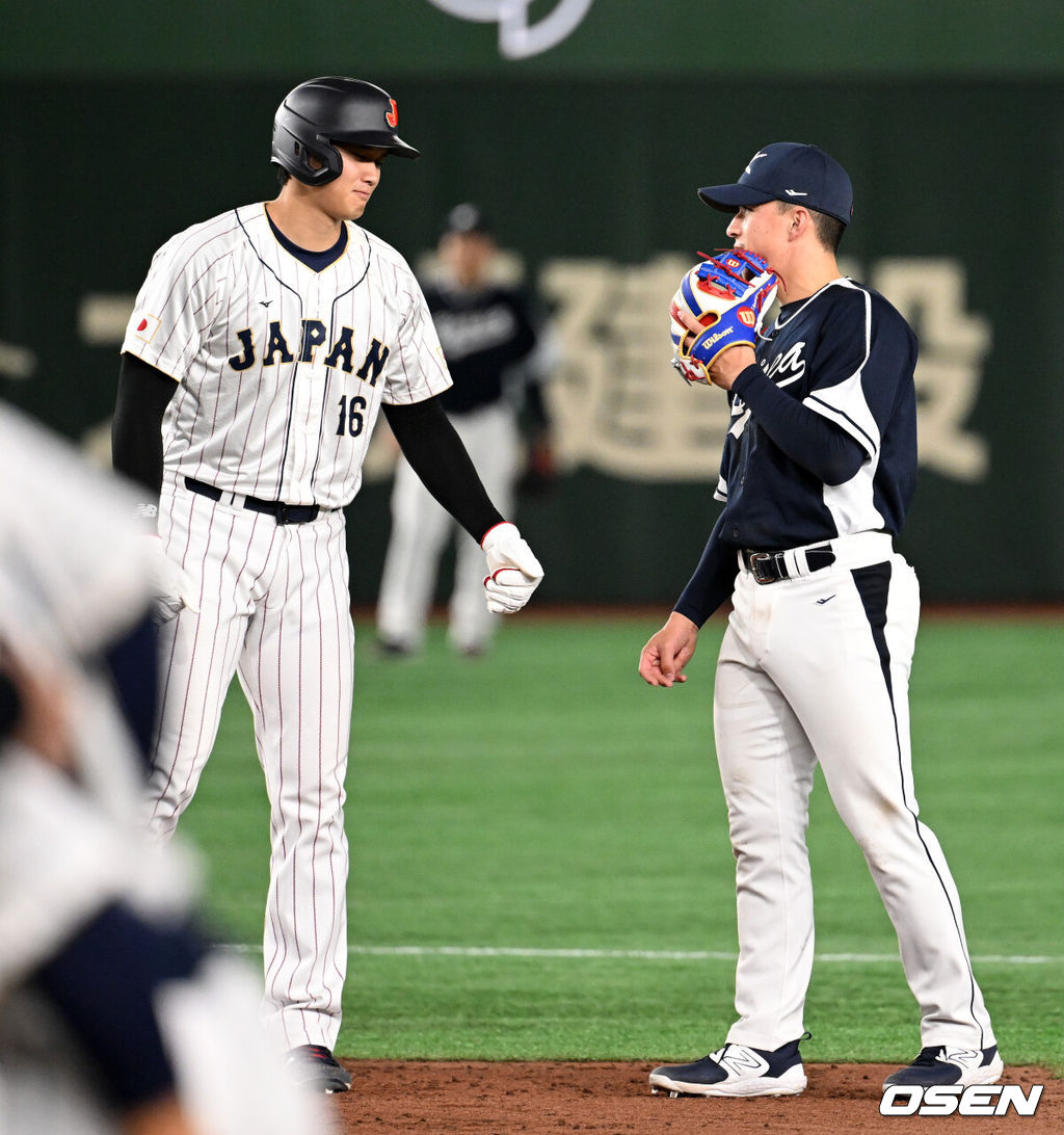  2023 WBC 한일전에서 만난 일본 오타니 쇼헤이와 한국 토미 에드먼. 이제는 같은 LA 다저스 팀 동료로 월드시리즈를 함께 뛴다. 2023.03.10 /spjj@osen.co.kr