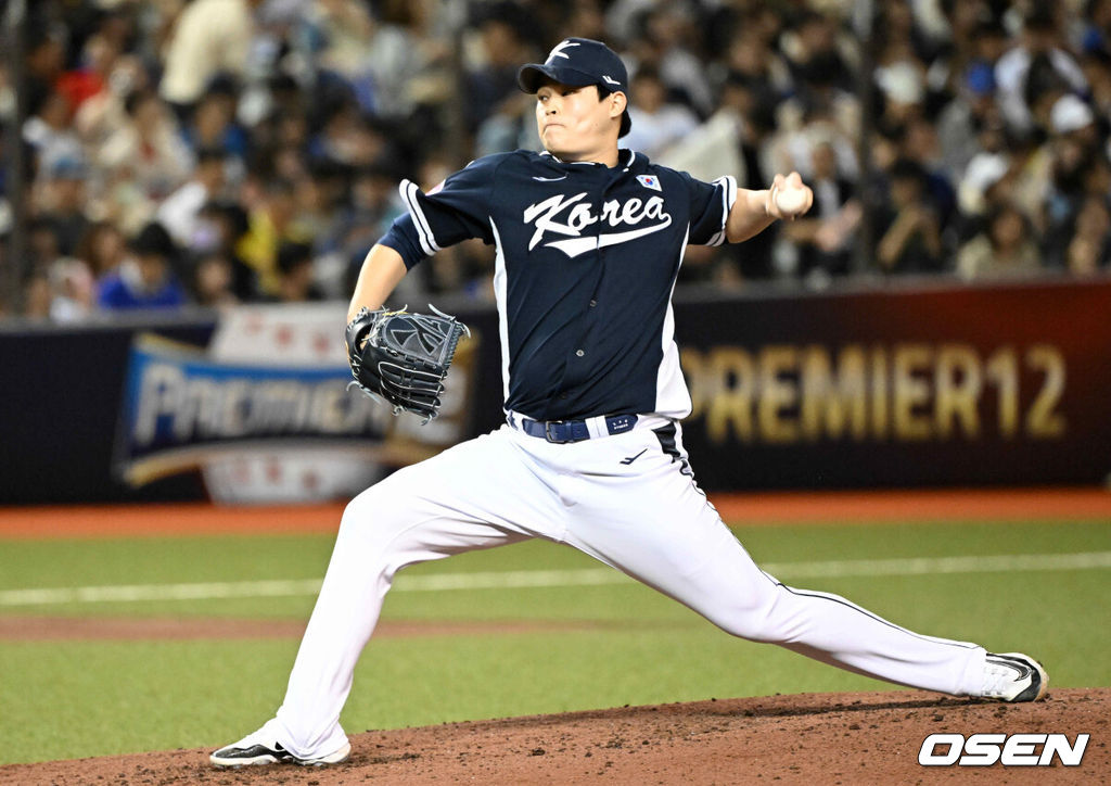 13일 오후 대만 타이베이돔에서 세계야구소프트볼연맹(WBSC) 프리미어12 2024 B조 1차전 대한민국과 대만의 경기가 열렸다.대한민국은 1차전 선발투수로 고영표, 대만은 린위민을 내세웠다.3회말 마운드에 오른 한국 최지민이 역투를 하고 있다. 2024.11.13 /sunday@osen.co.kr