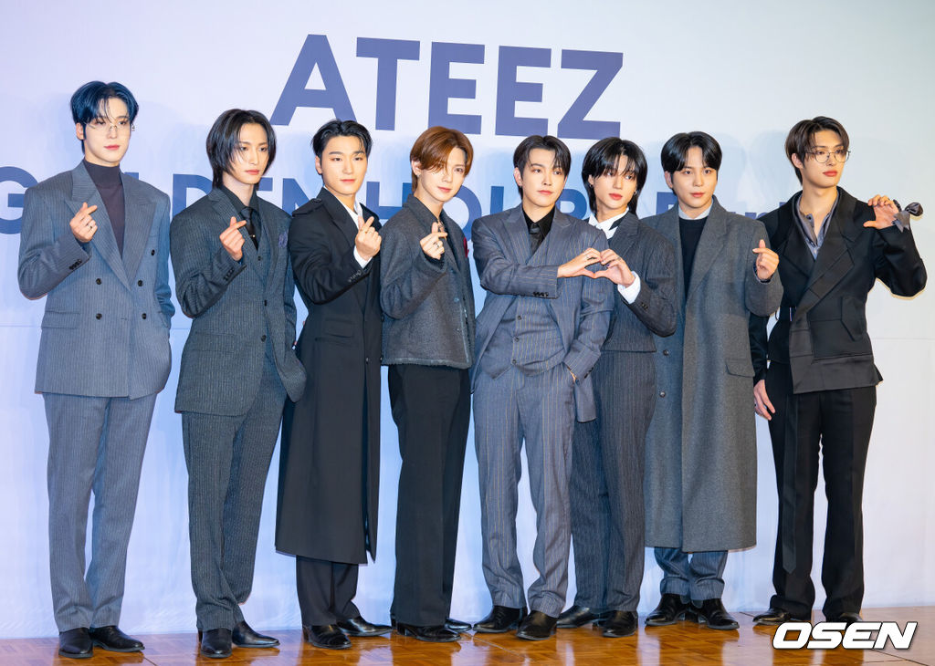 14일 오후 서울 송파구 롯데호텔 월드 사파이어볼룸에서  에이티즈(ATEEZ) 미니 11집 '골든 아워 : 파트 2(GOLDEN HOUR : Part.2)’발매 기념 기자간담회가 열렸다.이번 앨범 속 6곡 중 5곡의 작사 크레딧에 멤버 홍중과 민기가 이름을 올린 앨범인 만큼, 에이티즈만의 아이덴티티로 글로벌 리스너들을 매료시킬 것으로 보인다.에이티즈가 포토타임을 갖고 있다. 2024.11.14 / rumi@osen.co.kr