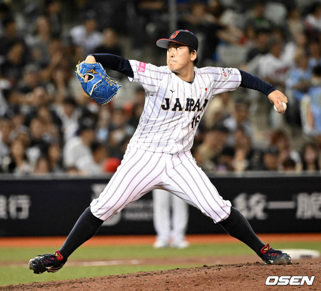 15일 오후 대만 타이베이돔에서 세계야구소프트볼연맹(WBSC) 프리미어12 2024 B조 대한민국과 일본의 경기가 열렸다.대한민국은 3차전 선발투수로 최승용, 일본은 다카하시 히로토를 내세웠다.5회초 일본 스미다가 역투하고 있다. 2024.11.15 /sunday@osen.co.kr