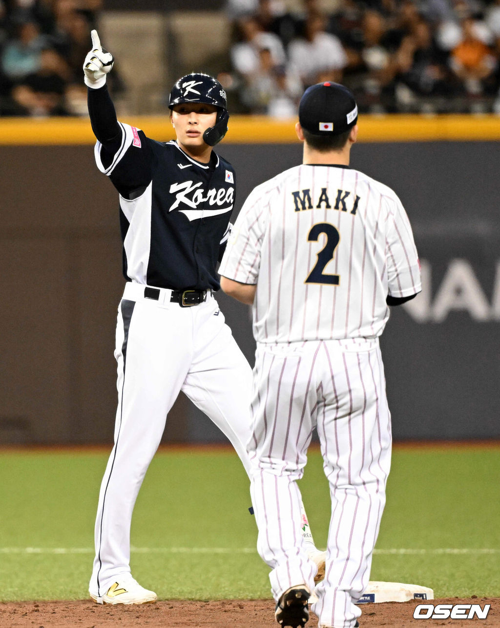 15일 오후 대만 타이베이돔에서 세계야구소프트볼연맹(WBSC) 프리미어12 2024 B조 대한민국과 일본의 경기가 열렸다.대한민국은 3차전 선발투수로 최승용, 일본은 다카하시 히로토를 내세웠다.5회초 2사 3루에서 대한민국 윤동희가 대타로 나서 역전 1타점 좌중간 2루타를 날리며 기뻐하고 있다. 2024.11.15 /sunday@osen.co.kr