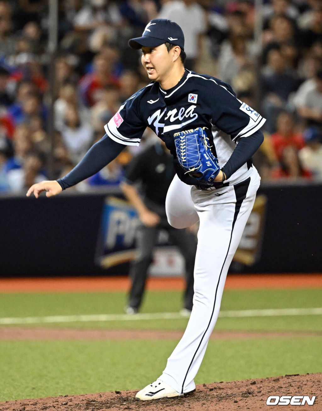 13일 오후 대만 타이베이돔에서 세계야구소프트볼연맹(WBSC) 프리미어12 2024 B조 1차전 대한민국과 대만의 경기가 열렸다.대한민국은 1차전 선발투수로 고영표, 대만은 린위민을 내세웠다.7회말 한국 유영찬이 역투를 하고 있다. 2024.11.13 /sunday@osen.co.kr