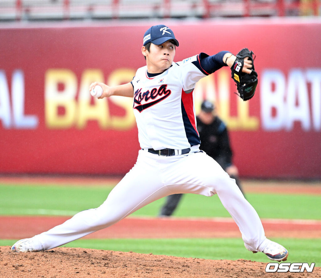 18일 오후 대만 타이베이 티엔무야구장에서 세계야구소프트볼연맹(WBSC) 프리미어12 2024 B조 대한민국과 호주의 경기가 열렸다. 대한민국은 선발투수로 고영표, 호주는 티모시 애서튼을 내세웠다. 9회초 한국 박영현이 역투하고 있다. 2024.11.18 /sunday@osen.co.kr