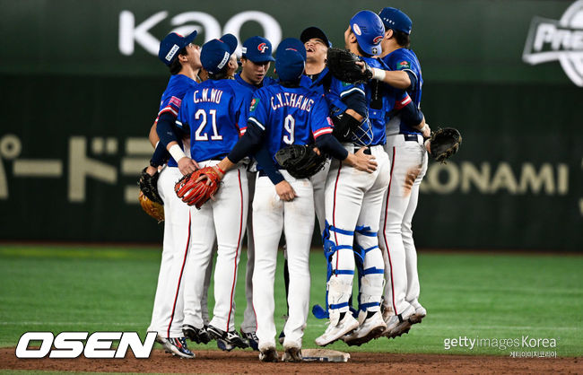 [사진] 프리미어12 첫 우승을 해낸 대만 ⓒGettyimages(무단전재 및 재배포 금지)