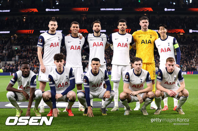 LONDON, ENGLAND - NOVEMBER 28: The players of Tottenham Hotspur pose for a team photo prior to kick-off ahead of the UEFA Europa League 2024/25 League Phase MD5 match between Tottenham Hotspur and AS Roma at Tottenham Hotspur Stadium on November 28, 2024 in London, England. (Photo by Julian Finney/Getty Images)