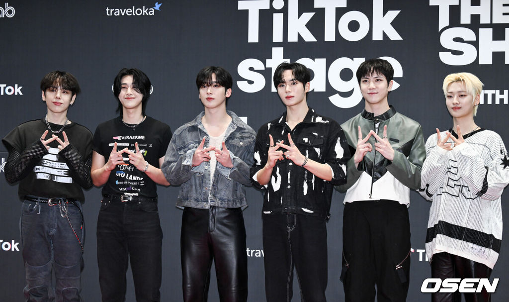 동영상 플랫폼 틱톡의 라이브 콘서트 ‘2023 TikTok Stage The Shout!’ 포토콜 행사가 9일 오후 경기 고양시 JTBC 스튜디오 일산에서 열렸다.위아이가 포즈를 취하고 있다. 2023.11.09 /cej@osen.co.kr