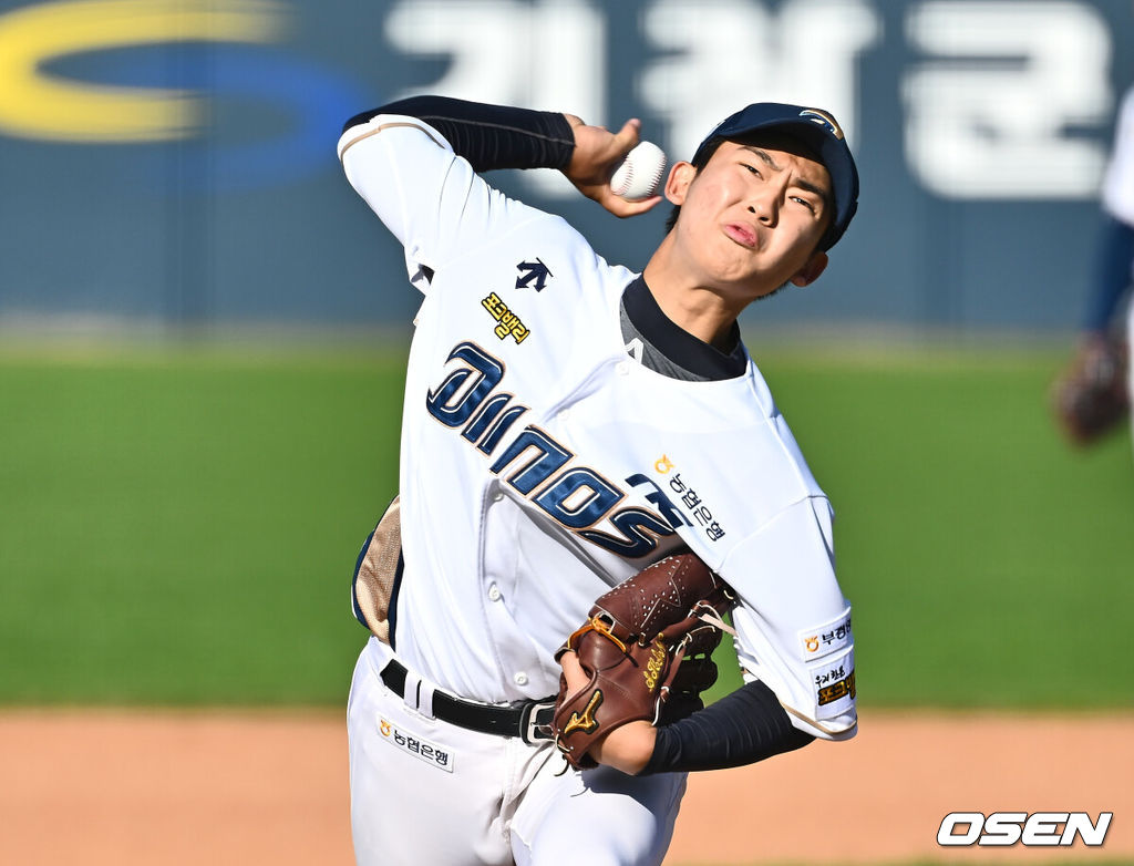 23일 부산 기장-현대차 드림 볼파크에서 2024 울산-KBO Fall League NC 다이노스와 쿠바의 경기가 열렸다. NC는 신영우가 선발 출전하고 쿠바는 유스니엘 파드론이 선발 출전했다. NC 다이노스 선발투수 신영우가 역투하고 있다. 2024.10.23 / foto0307@osen.co.kr