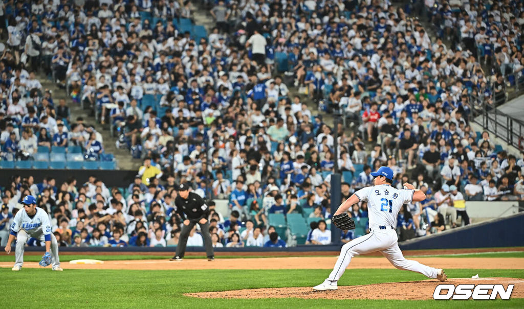 21일 대구삼성라이온즈파크에서 2024 신한 SOL 뱅크 KBO 리그 삼성 라이온즈와 두산 베어스의 경기가 열렸다. 삼성 라이온즈 마무리 오승환이 700경기 출장을 기록하고 있다. 2024.06.21 / foto0307@osen.co.kr