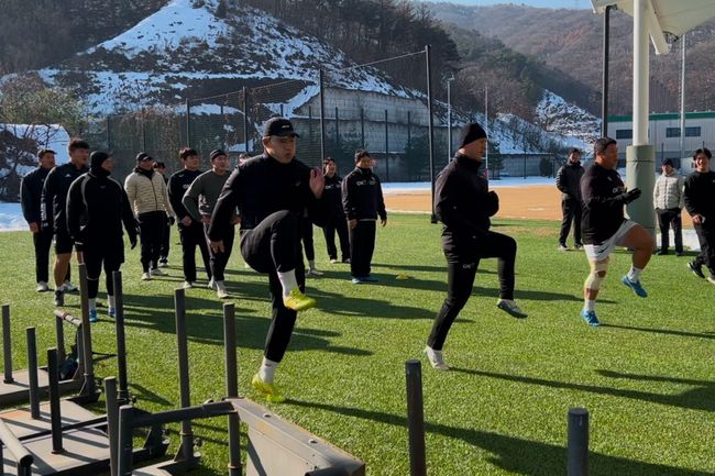 대한럭비협회는 “대한민국 15인제 럭비 대표팀이 충북 진천 국가대표선수촌에서 강화훈련을 진행 중”이라고 11일 밝혔다. / 대한럭비협회