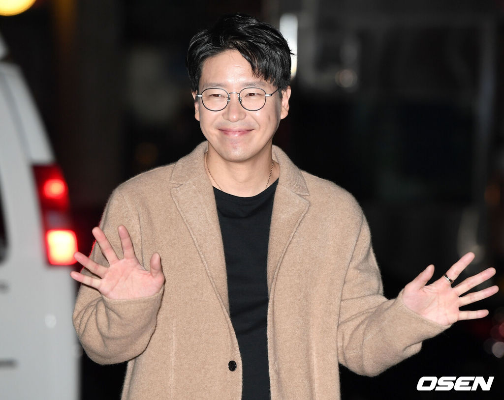 15일 오후 서울 여의도의 한 식당에서 SBS 수목드라마 '흉부외과' 종방연이 열렸다.배우 엄기준이 취재진을 향해 포즈를 취하고 있다./sunday@osen.co.kr