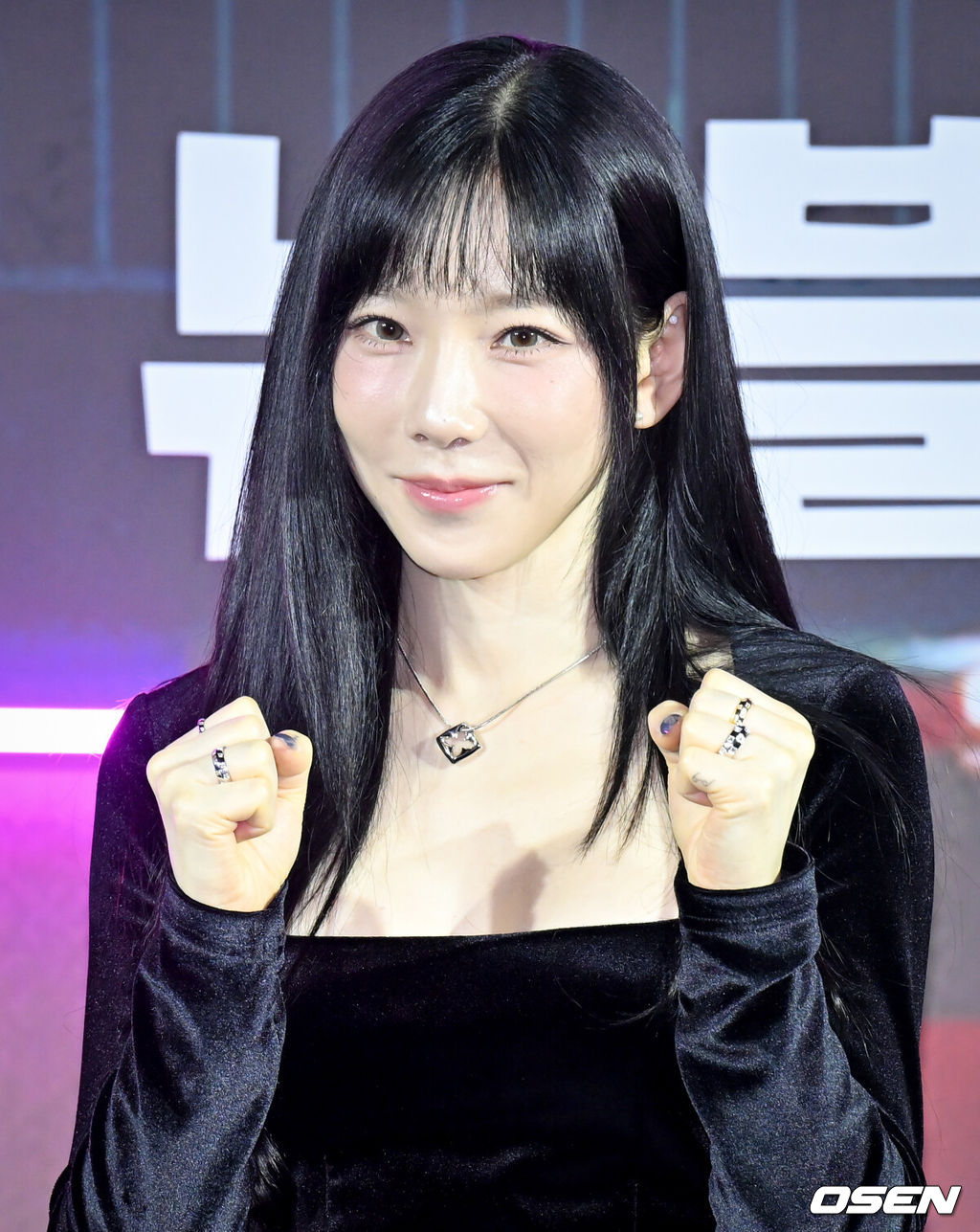 ’넷플릭스(Netflix) 예능 ‘좀비버스: 뉴 블러드’ 제작발표회가 14일 서울 용산구 CGV용산아이파크몰에서 열렸다.이날 제작발표회에는 박진경 PD, 문상돈 PD, 노홍철, 이시영, 조세호, 태연, 육성재, 딘딘, 코드 쿤스트, 권은비, 파트리샤, 김선태, 안드레 러시가 참석했다.태연이 포즈를 취하고 있다. 2024.11.14 /cej@osen.co.kr