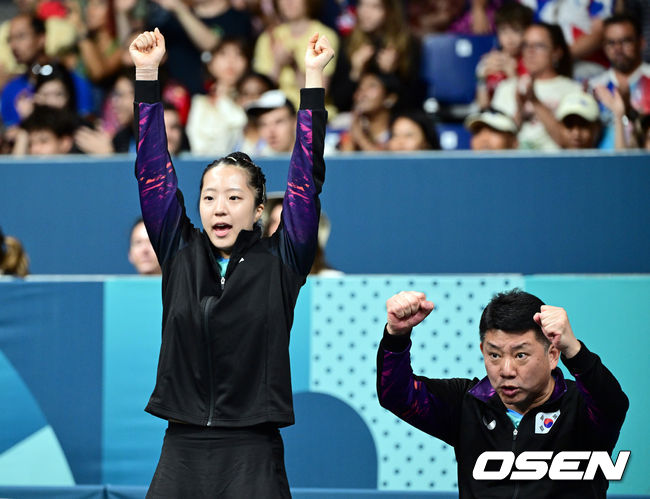 한국 여자 탁구 '삐약이' 신유빈(대한항공)이 국제탁구연맹(ITTF) 세계랭킹 톱10에 재진입했다. / OSEN DB