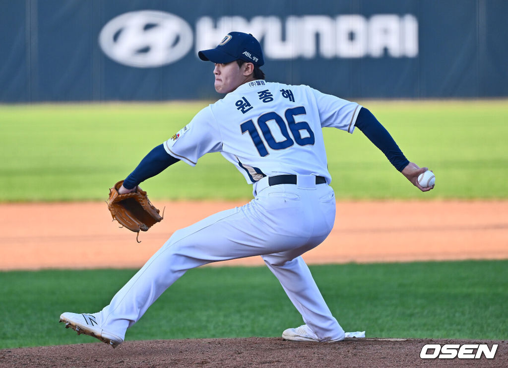 23일 부산 기장-현대차 드림 볼파크에서 2024 울산-KBO Fall League NC 다이노스와 쿠바의 경기가 열렸다. NC는 신영우가 선발 출전하고 쿠바는 유스니엘 파드론이 선발 출전했다. NC 다이노스 원종해가 역투하고 있다. 2024.10.23 / foto0307@osen.co.kr