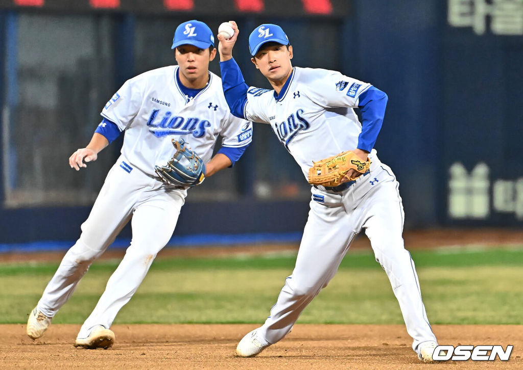 삼성 라이온즈 강한울, 김영웅 045 2024.04.04 / foto0307@osen.co.kr