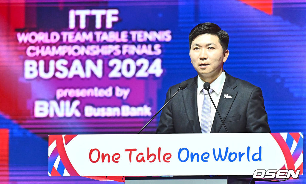 17일 부산 해운대구 벡스코에서 BNK부산은행 2024 부산세계탁구선수권대회 개막식이 열렸다. 유승민 공동위원장이 환영사를 하고 있다. 2024.02.17 / foto0307@osen.co.kr