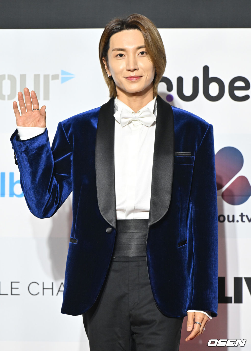 10일 오후 부산 벡스코에서 써클차트 뮤직 어워즈 2023 포토월 행사가 열렸다.슈퍼주니어 이특이 포즈를 취하고 있다. 2024.01.10 / foto0307@osen.co.kr