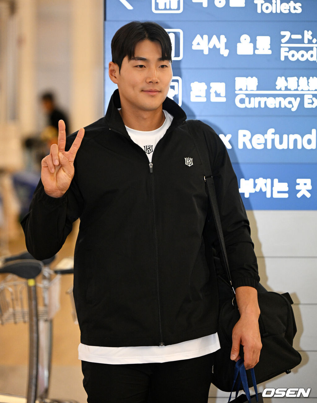 KT 장진혁이 호주 캠프 출국 전 포즈를 취하고 있다. 2025.01.26 / jpnews@osen.co.kr
