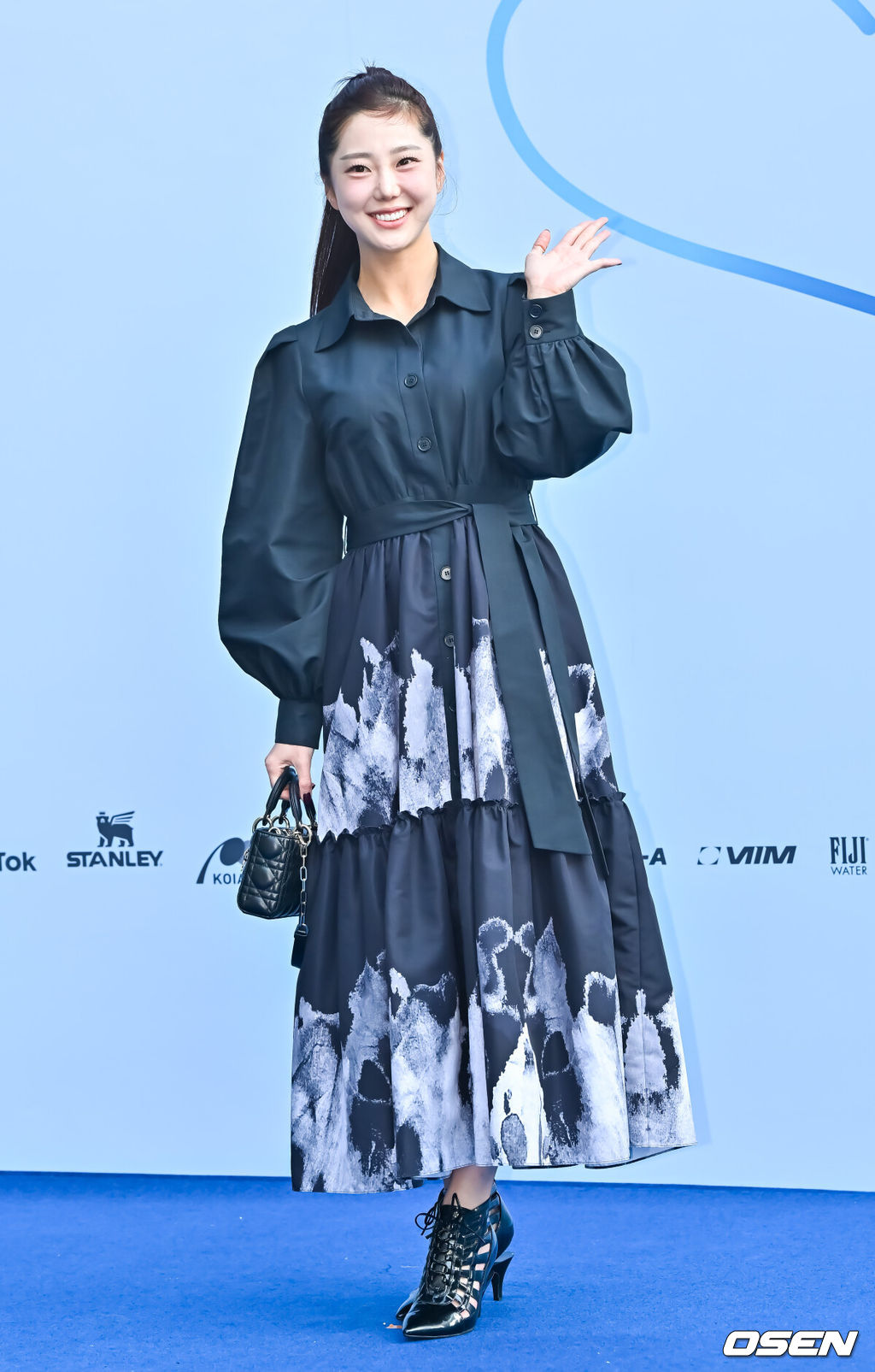 8일 서울 동대문 디자인플라자(DDP)에서 ‘2024 S/S 서울패션위크’ 두칸 포토월 행사가 열렸다.기상캐스터 김가영이 포즈를 취하고 있다. 2023.09.08 / soul1014@osen.co.kr
