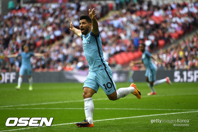 during the Emirates FA Cup Semi-Final match between Arsenal and Manchester City at Wembley Stadium on April 23, 2017 in London, England.