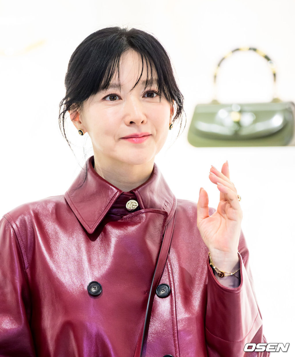 7일 서울 강남구 현대백화점 압구정 본점에서 한 이탈리아 럭셔리 브랜드의 스토어 리뉴얼 오픈 기념 행사가 열렸다.이날 행사에는  배우 추영우, 배우 정소민, 제로베이스원 (성한빈, 김지웅), 배우 이영애가 참석했다.배우 이영애가 포즈를 취하고 있다. 2025.02.07 /cej@osen.co.kr