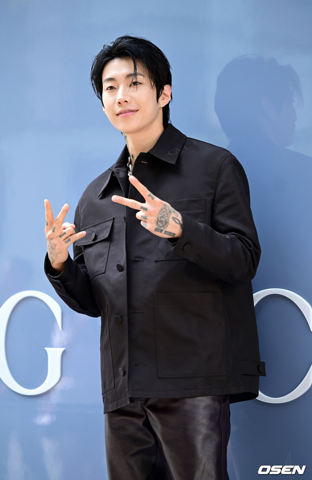 10일 오전 서울 청담동의 한 매장에서 이탈리아 럭셔리 브랜드의 2024 가을-겨울 컬렉션 론칭 기념 행사가 열렸다.이날 행사에는 브랜더 앰버서더 이정재, 박재범, 박규영, 김희애, 키스오브라이프 나띠가 참석해 자리를 빛냈다.가수 박재범이 포토타임을 하고 있다. 2024.09.10 / dreamer@osen.co.kr