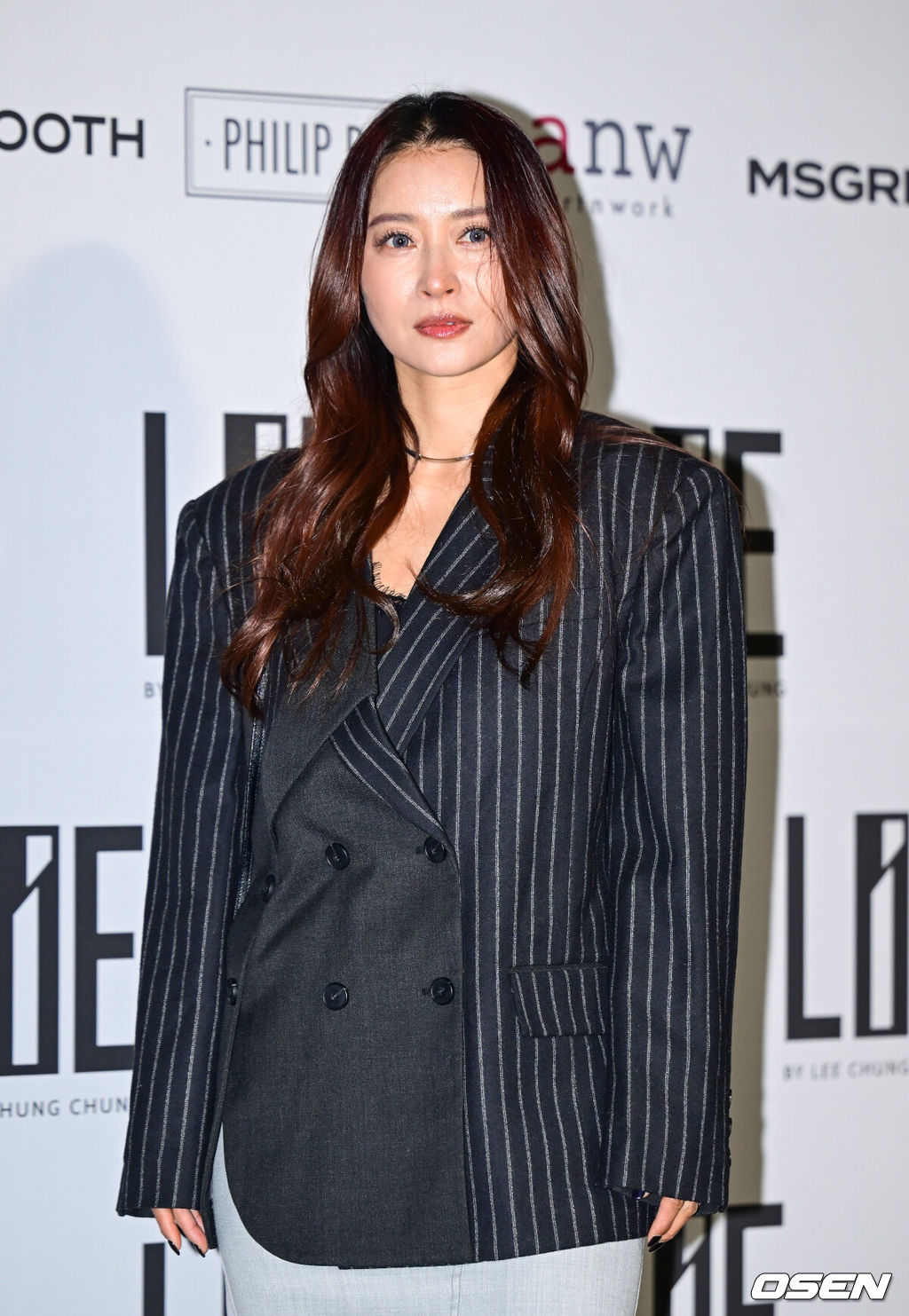 7일 서울 중구 동대문디자인플라자(DDP)에서 '2025 F/W 서울패션위크’가 열렸다. 올해 25주년을 맞은 국내 최대 패션 행사 ‘서울패션위크’는 5일부터 9일까지 닷새간 열린다.가수 황보가 취재진을 향해 포즈를 취하고 있다. 2025.02.07 /ksl0919@osen.co.kr   