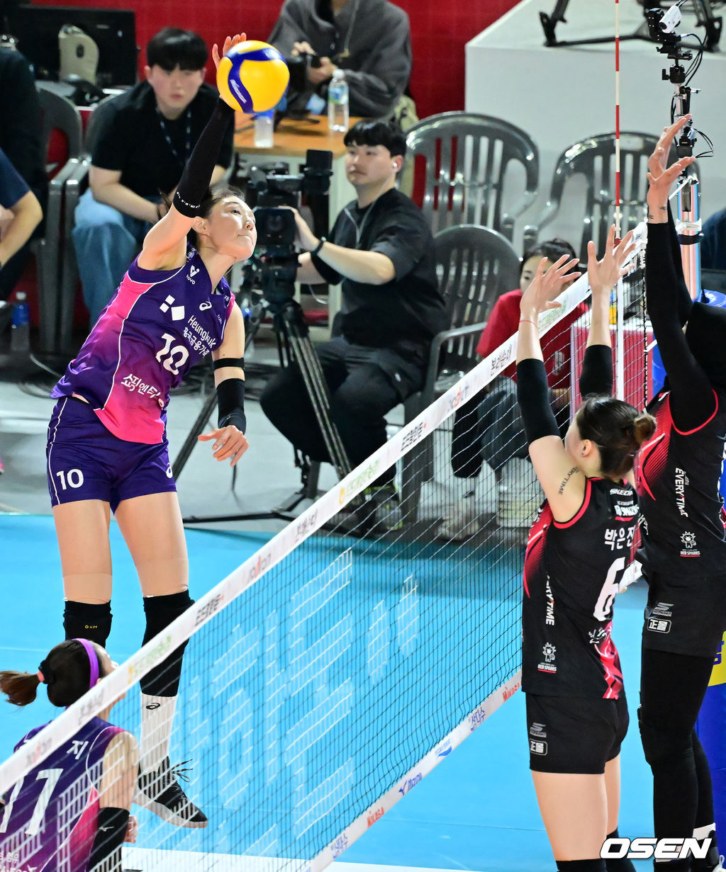 김연경,&apos;혼신의 강타&apos;