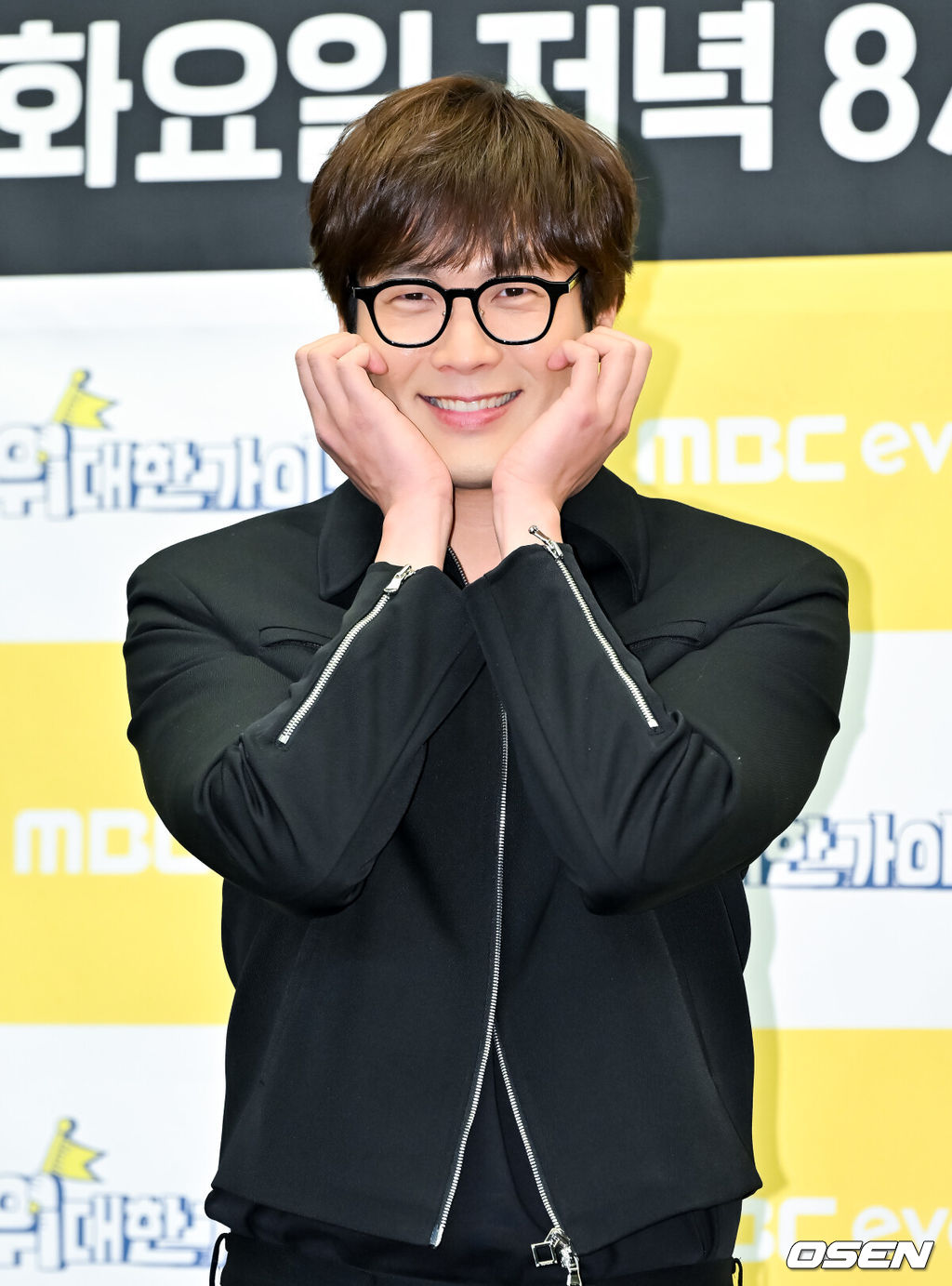 8일 오후 서울 상암동 스탠포드호텔에서 MBC에브리원 새 예능 ‘위대한 가이드 시즌2’ 제작발표회가 진행됐다.'위대한 가이드2'는 한국 생활 경험이 풍부한 외국인이 여행객들에게 현지 정보와 숨겨진 명소를 소 개하는 리얼 버라이어티 프로그램으로, 이번 시즌에서는 박명수, 김대호 그리고 최다니엘 세 사람이 아프리카 르완다 방문기를 선보일 예정이다.최다니엘이 포즈를 취하고 있다   2025.04.08 / soul1014@osen.co.kr