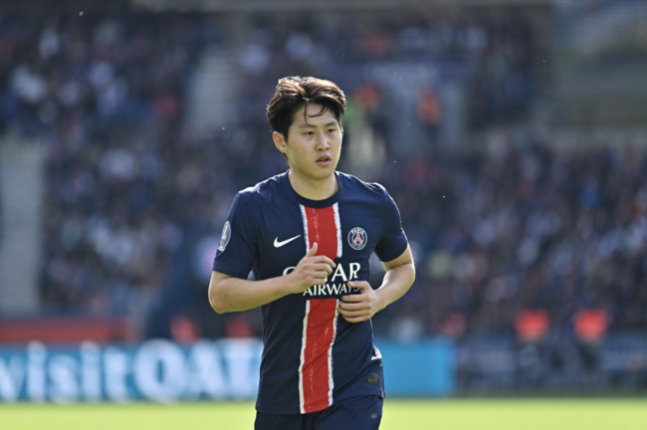 &apos;73분 소화&apos; 이강인, 약 한 달 반만 선발 복귀→공수 기여... &apos;우승 확정&apos; PSG, 무패 기록 이어가