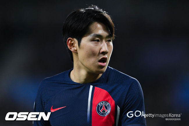 &apos;大충격 46000000000 원 포기&apos; 이강인, PSG 남는다... "이강인 재계약, 의외 결정으로 보인다"