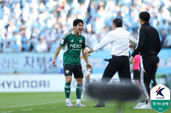 전진우+콤파뇨가 3골 만든 전북, &apos;7연패&apos; 대구 상대 3-1 압승... 상위권 보인다!!! [오!쎈 전주]