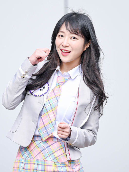 16일 오후 경기도 고양시 일산동구 JTBC스튜디오에서 '아는 형님' 녹화가 진행됐다.크리에이터 쯔양이 '아는 형님' 녹화 출근길에 포즈를 취하고 있다.  2023.02.16 /cej@osen.co.kr