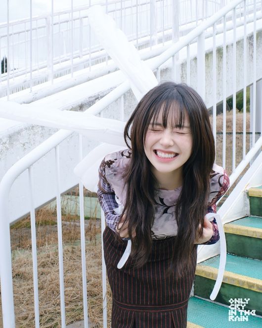 감정을 대면하는 태도, 예상치 못한 변주…&apos;솔로 가수&apos; 츄의 성장 [Oh!쎈 레터]