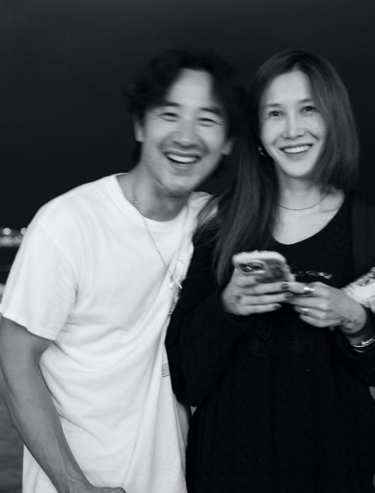 &apos;복귀&apos; 엄태웅, SNS 사칭범에 고통..♥윤혜진 "말 섞지 말길" 경고