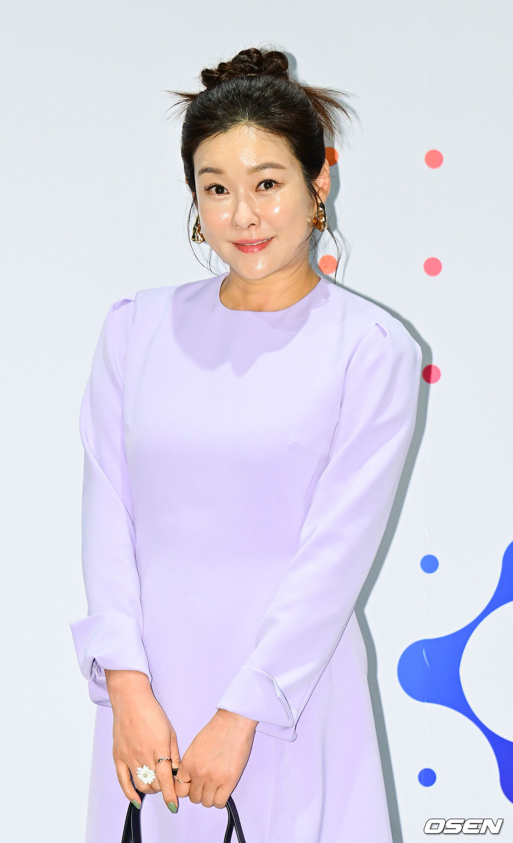 [단독] 현영 "명품 브랜드 사은품 되팔이? 절대 아냐…정식 통관 루트 거친 제품" (인터뷰)
