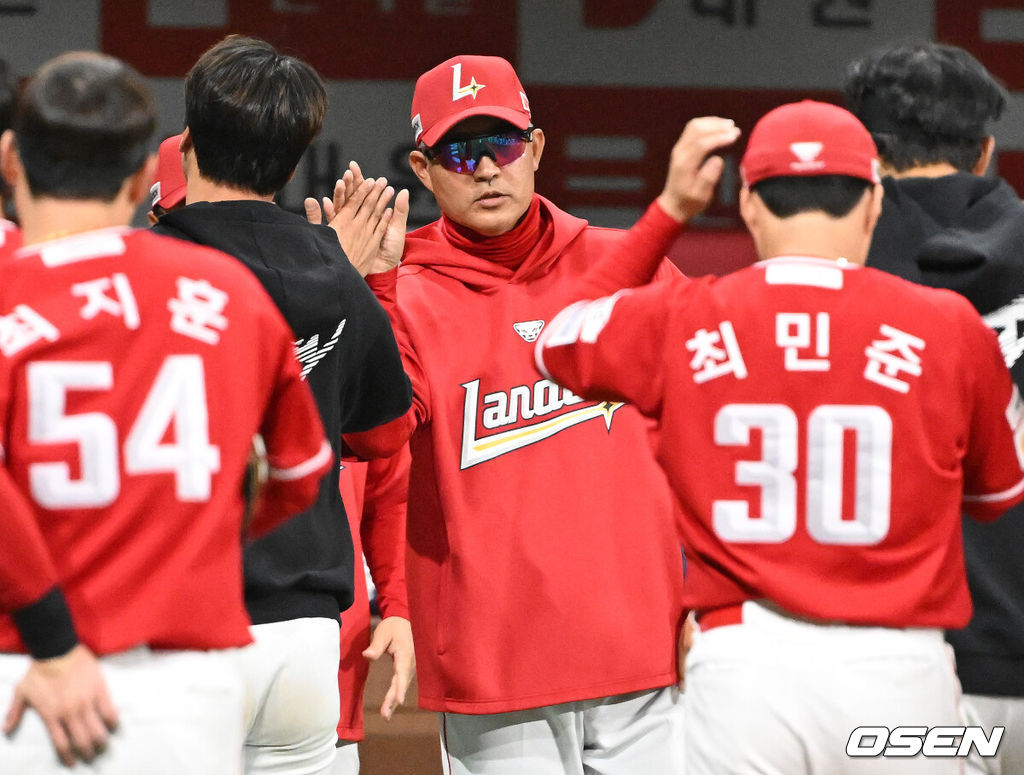 1위→2위→3위→5위→6위→7위…8G 1승7패 부진, 감독 속도 타들어간다 “내가 사우나에 있으면 선수들 안 들어와”