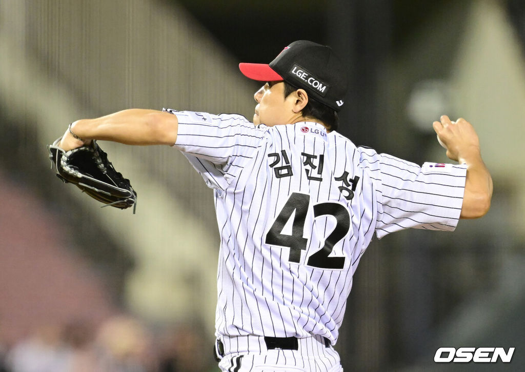 ‘미쳤다’ LG, 9회 팀 노히트 노런 깨지다…송승기 6이닝 KKKKKKK 2승+김현수 대타 2타점 2루타…NC에 3-0 승리 [잠실 리뷰]