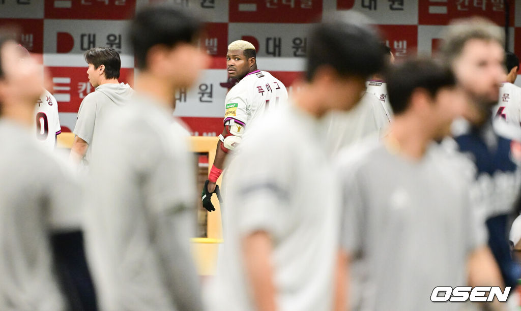 푸이그, 왜 배트 들고 분노했나…김유성 위협구에 벤클+사구-사구-사구-사구-사구 대혼란, 고척에 무슨 일이 [오!쎈 고척]