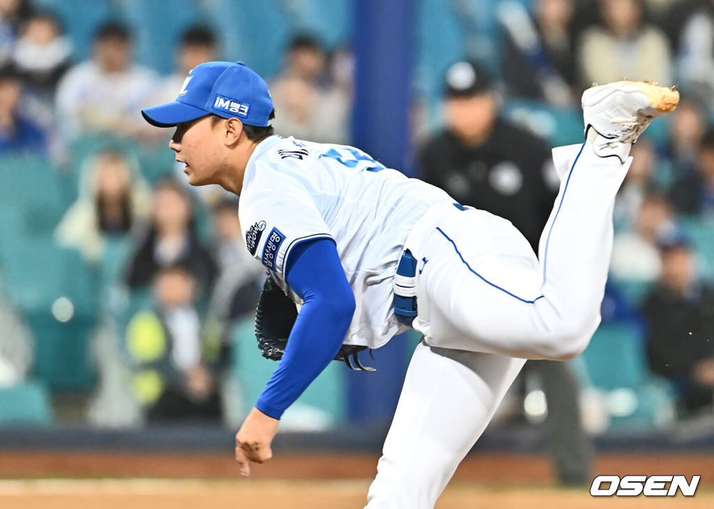 27일 대구삼성라이온즈파크에서 2025 신한 SOL 뱅크 KBO 리그 삼성 라이온즈와 NC 다이노스의 경기가 열렸다. 홈팀 삼성은 김대호가, 방문팀 NC는 목지훈이 선발 출전했다. 삼성 라이온즈 배찬승이 역투하고 있다. 2025.03.27 / foto0307@osen.co.kr