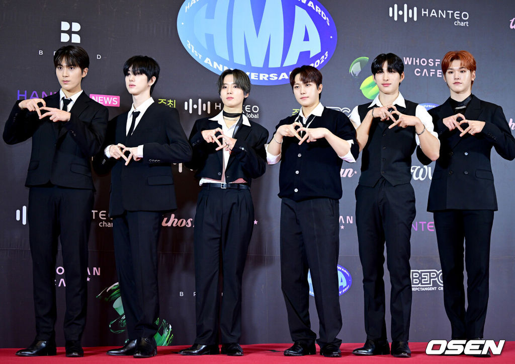 17일 오후 서울 동대문 DDP에서 ‘한터뮤직어워즈 2023’ 레드카펫 행사가 열렸다.그룹 저스트비가 레드카펫을 밟고 있다. 2024.02.17 / dreamer@osen.co.kr