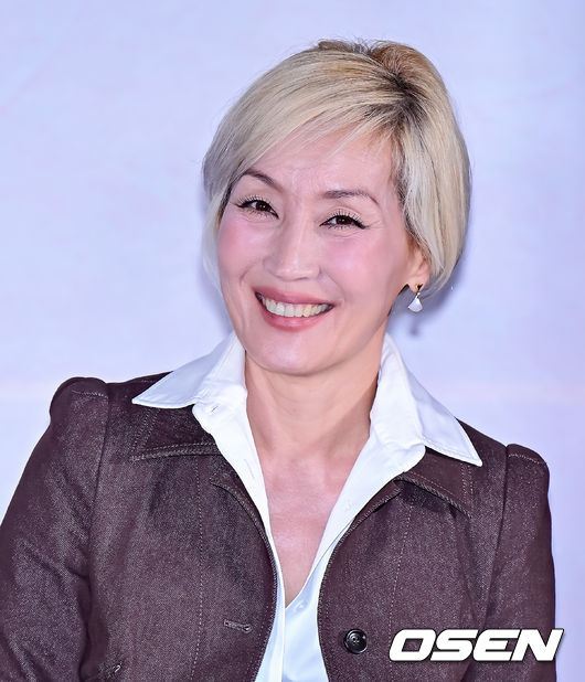 24일 오후 서울 용산구 한강로동 CGV 용산아이파크몰에서 영화 ‘파과' 언론시사회가 열렸다.