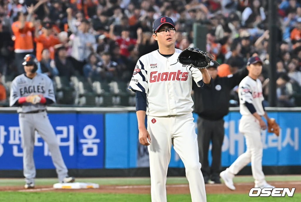 평일 2만2669석 만원관중→한화 9연승 저지 역전극…롯데 김태형 감독, “6회까지 책임진 박세웅, 잘 던졌다” [오!쎈 부산]