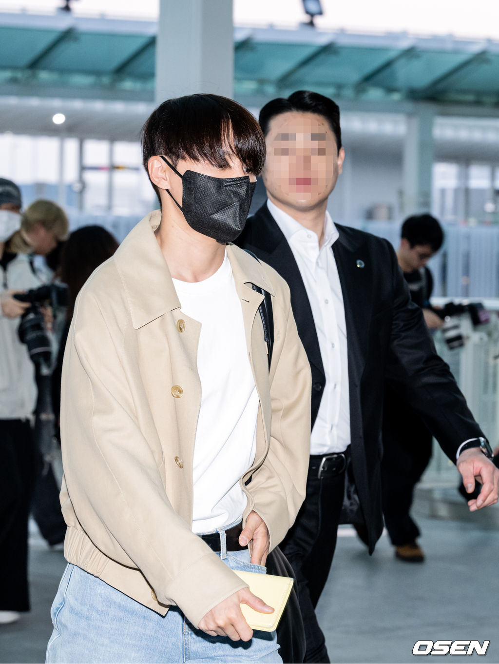 김준수, &apos;분위기 있게 출국&apos;