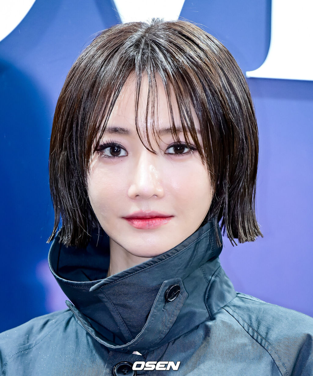 16일 오후 서울 성수동의 한 팝업매장에서 아이코닉 퍼스널 케어 브랜드 포토행사가 열렸다.이날 세븐틴 민규, 몬스타엑스 아이엠, 혜리, 유리, 고준희 등이 참석했다.배우 고준희가 포즈를 취하고 있다. 2024.11.16 / jpnews@osen.co.kr