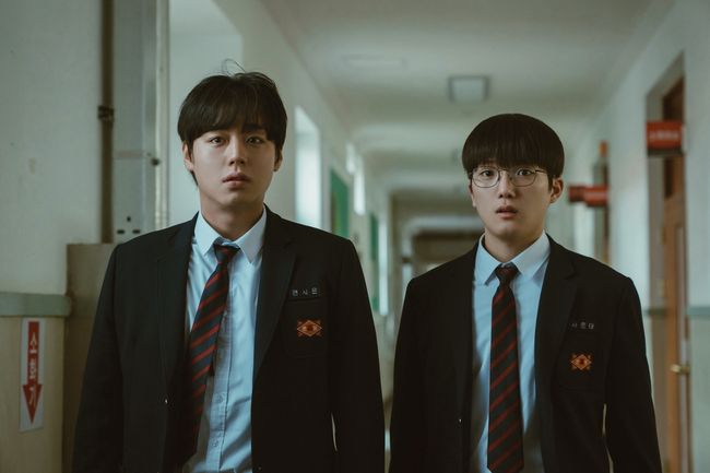 Weak Hero Class 2 (L to R) Park Ji-hoon as Yeon Sieun, Choi Min-yeong as Seo Juntae in Weak Hero Class 2 Cr. Darae Lee/Netflix © 2025