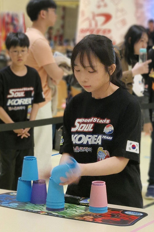 우석대 홍채영(스포츠지도학과 2년) 학생이 ‘2025 WSSA 월드 스포츠스태킹 챔피언십’에서 개인전과 팀 릴레이 부문에서 각각 2위를 차지했다. / 우석대