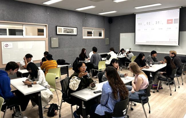 2025년도 ‘교육국제화역량 인증대학’인 안양대가 외국인 유학생 전담학과인 ‘K-컬처 한국어학과’와 ‘글로벌통상비즈니스학과’를 신설해 2026학년도부터 신입생을 모집한다. / 안양대