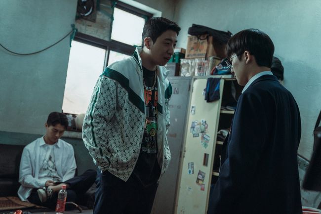 Weak Hero Class 2 (L to R) Yu Su-bin as Choi Hyoman, Choi Min-yeong as Seo Juntae in Weak Hero Class 2 Cr. Darae Lee/Netflix © 2025