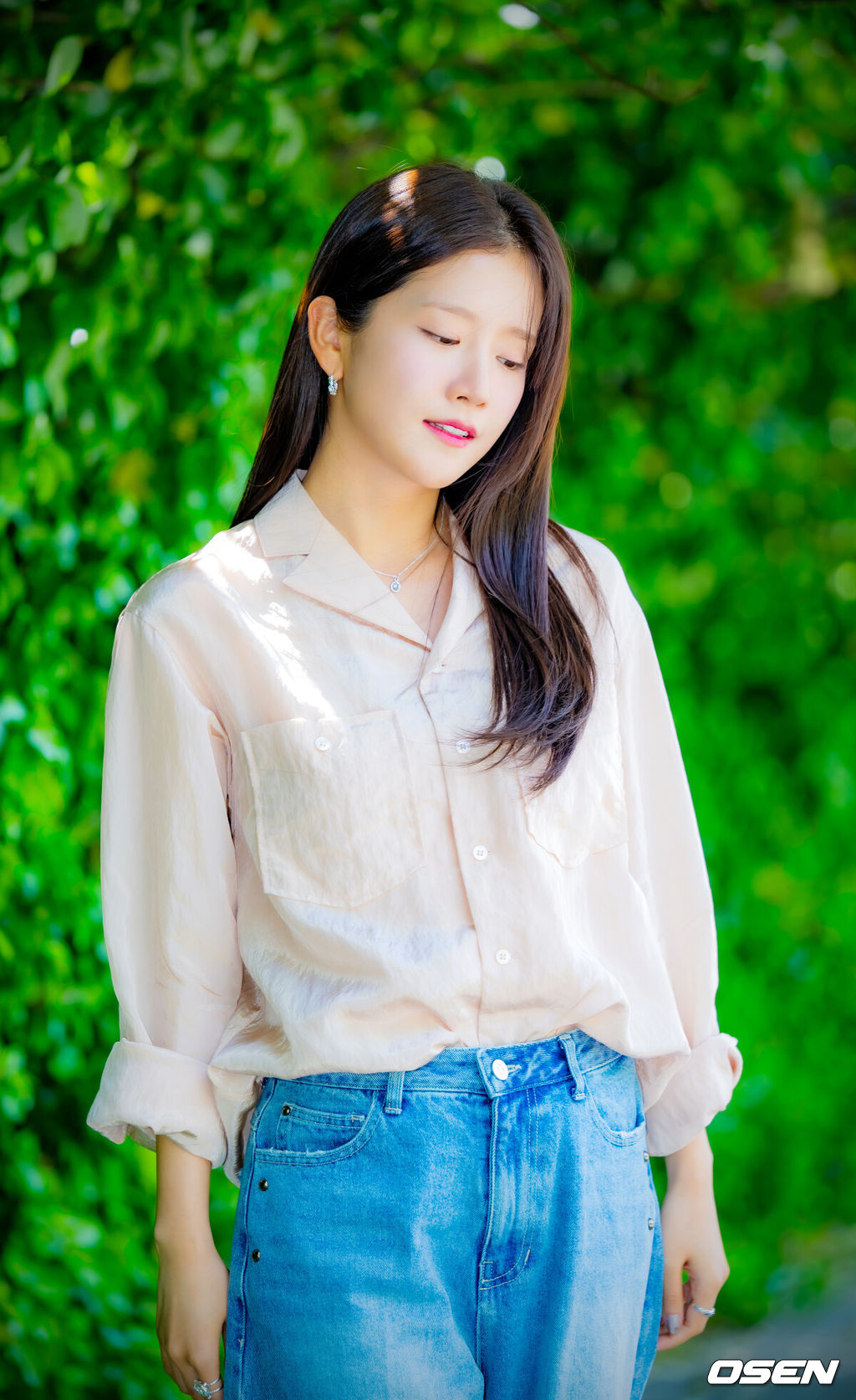 배우 추소정이 최근 서울 마포구 합정동 OSEN 사옥에서 인터뷰를 가졌다.배우 추소정(우주소녀 엑시)은 tvN 월화드라마 ‘이혼보험’에서 보험 사고의 손해액을 결정해 보험금을 지급하는 손해사정사 조아영 역을 맡아 열연을 펼쳤다.배우 추소정이 카메라 앞에서 포즈를 취하고 있다. 2025.05.07 / rumi@osen.co.kr