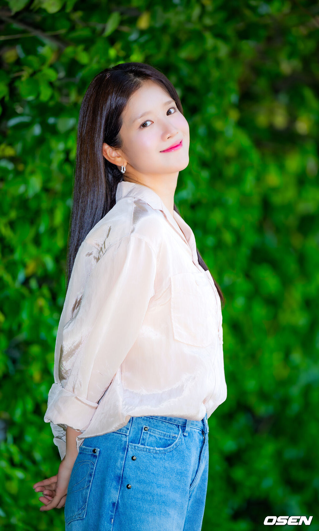 배우 추소정이 최근 서울 마포구 합정동 OSEN 사옥에서 인터뷰를 가졌다.배우 추소정(우주소녀 엑시)은 tvN 월화드라마 ‘이혼보험’에서 보험 사고의 손해액을 결정해 보험금을 지급하는 손해사정사 조아영 역을 맡아 열연을 펼쳤다.배우 추소정이 카메라 앞에서 포즈를 취하고 있다. 2025.05.07 / rumi@osen.co.kr